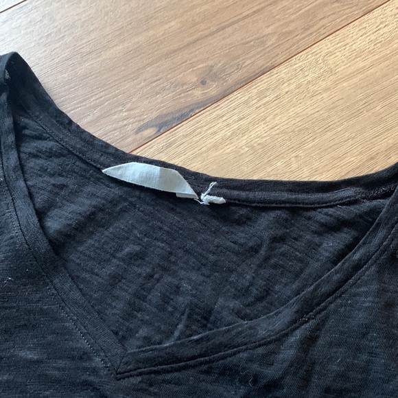 Athleta black V-neck soft T-shirt size medium - Picture 2 of 3